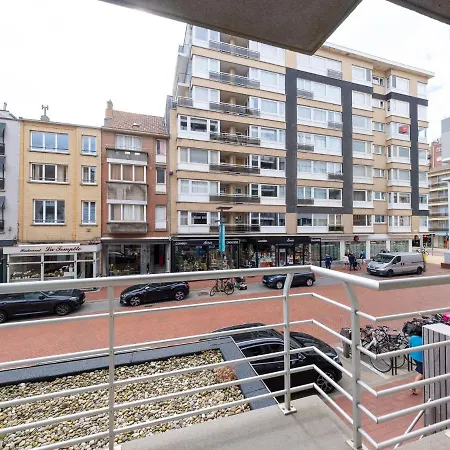 Cosy With A Terrace Apartment Middelkerke